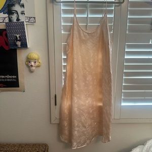 Beautiful vintage pink slip dress!! 💖